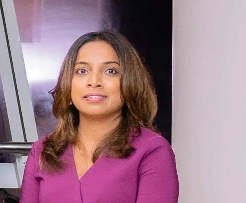 Hasini (37), $180, Non-smoker, Have children, and No pets