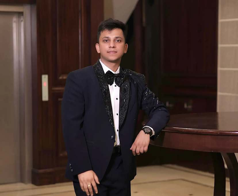 Dishant Singla (25), $360, Non-smoker, No pets, and No children