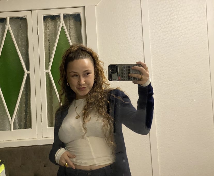 Ainoa (25), $250, No pets, Non-smoker, and No children