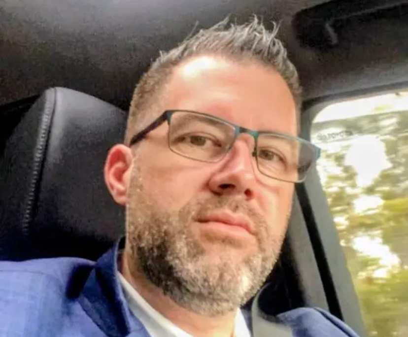 Michael (35), $500, LGBTQIA+, Non-smoker, No pets, and No children