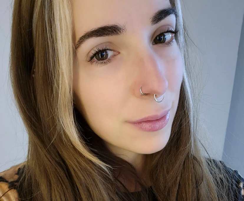 Anna Poca (31), $350, Non-smoker, No pets, and No children