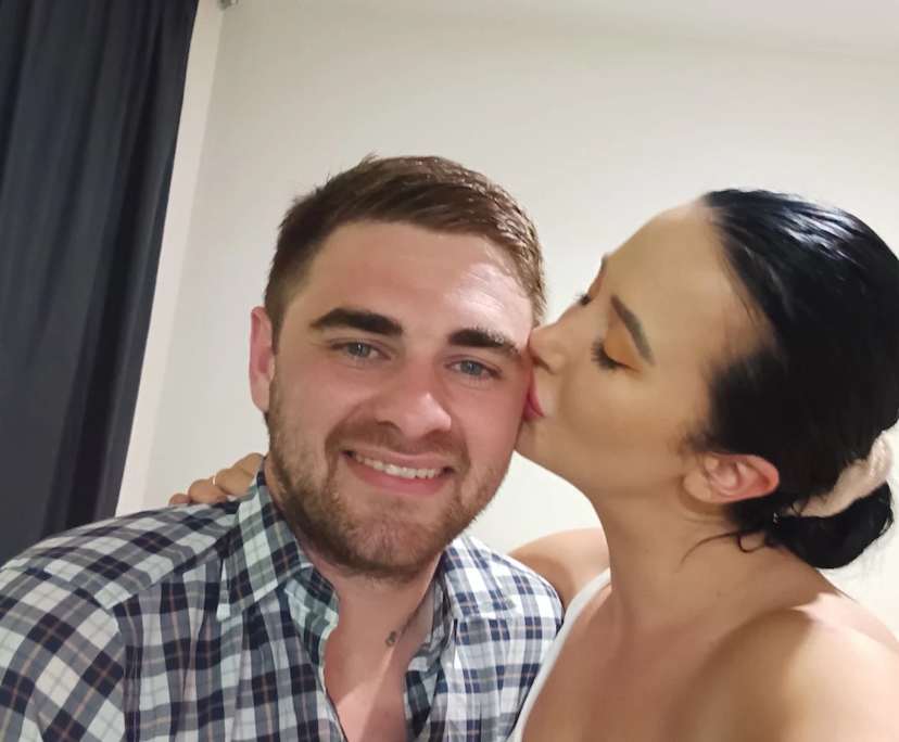 Cameron (28) and Monique (29), $700, Have children, Non-smoker, and No pets