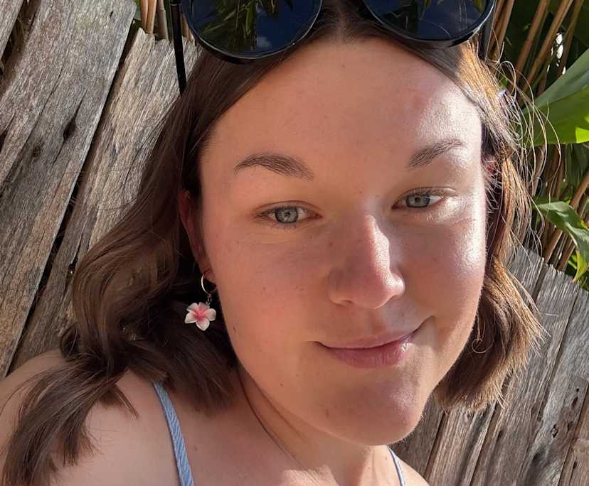 Indi (24), $300, Non-smoker, Have pets, and No children