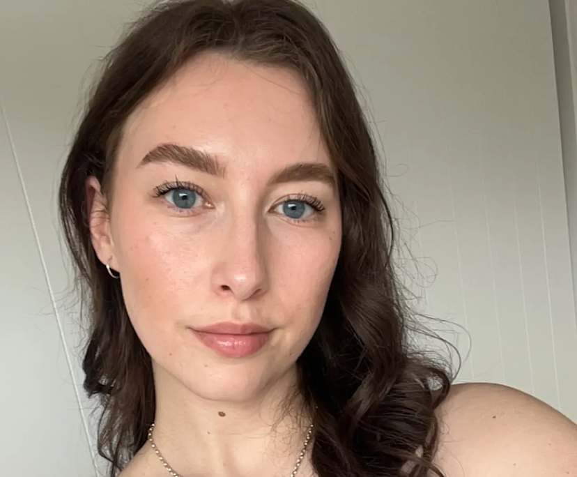 Jessica (24), $350, Non-smoker, No pets, and No children