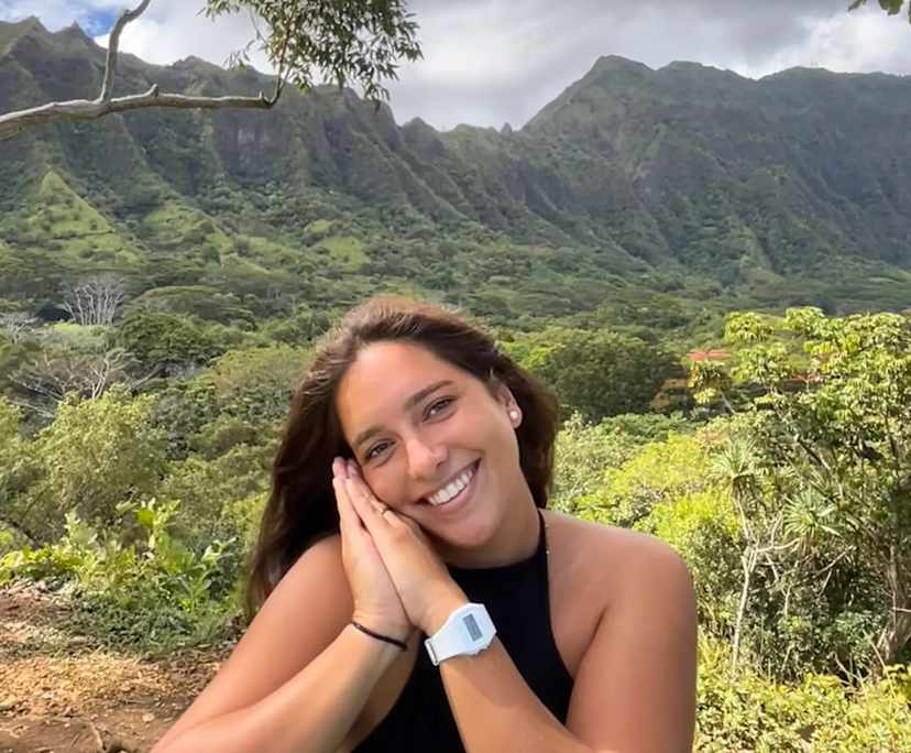 Sofia (25), $400, No pets, No children, and Non-smoker