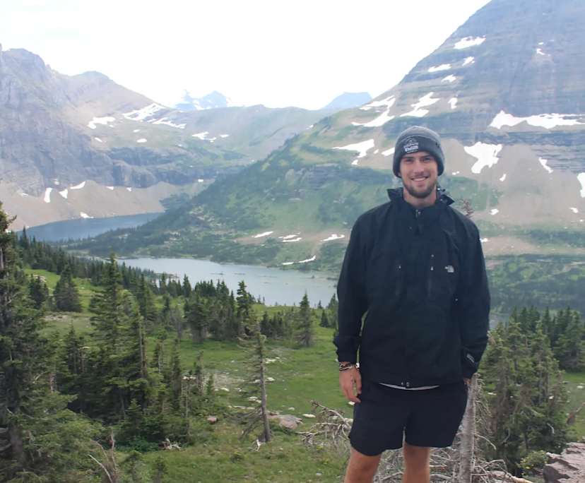 Tom (24), $300, No pets, Non-smoker, and No children