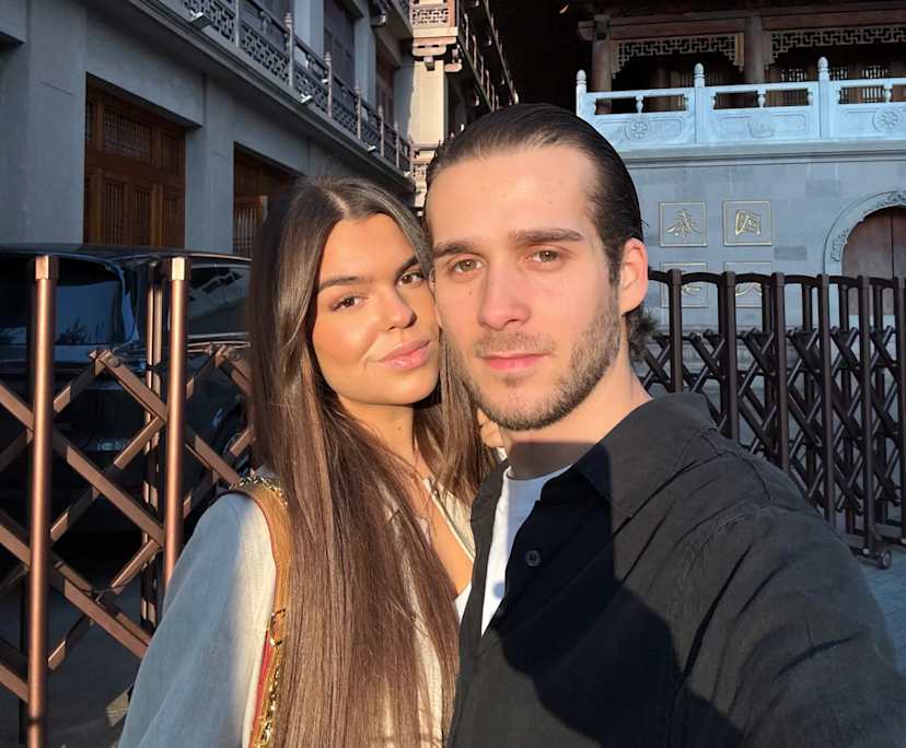 Anna Fengler (20) and Zan (25), $450, 