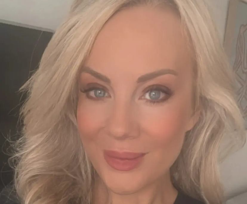 Michaela (44), $600, Non-smoker, No pets, and No children