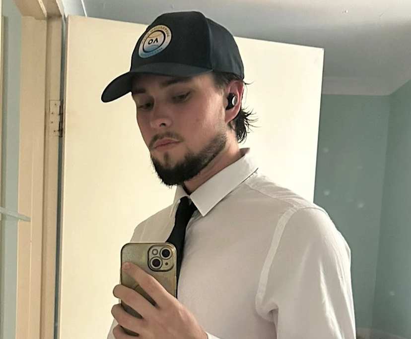 Francisco Javier Ortega Ayala (19), $300, Non-smoker, No pets, and No children