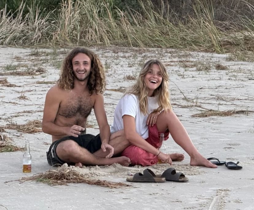 Alice (24) and Luc (22), $350, Smoker, No pets, and No children