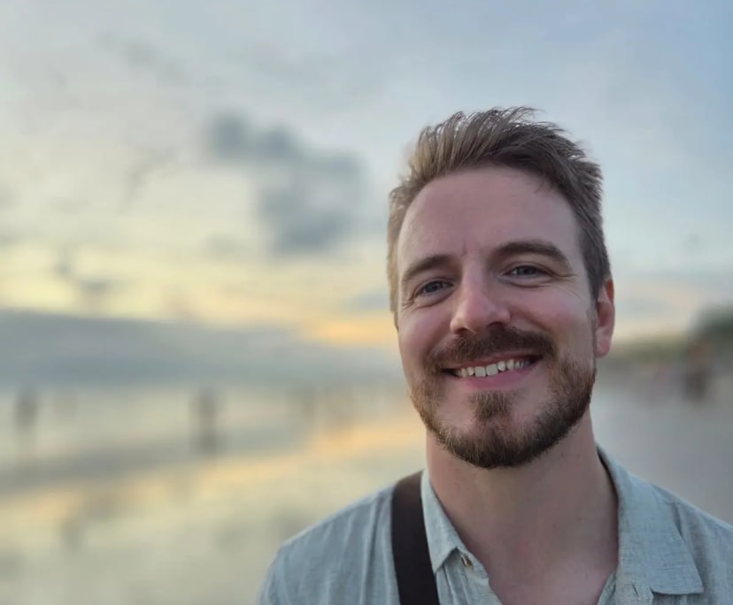 James (32), $300, Non-smoker, No pets, and No children