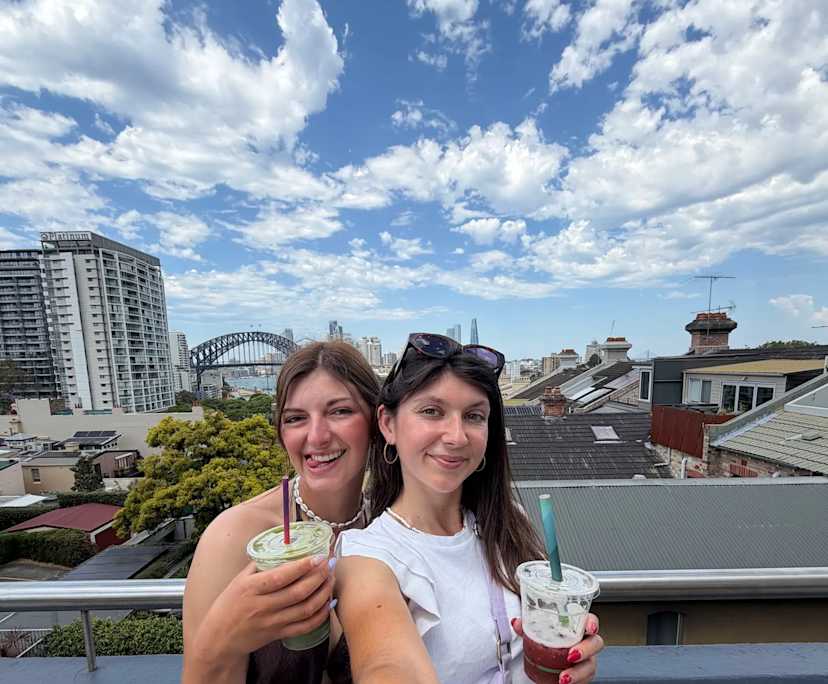 Tifenn (26) and Amélie (26), $600, 