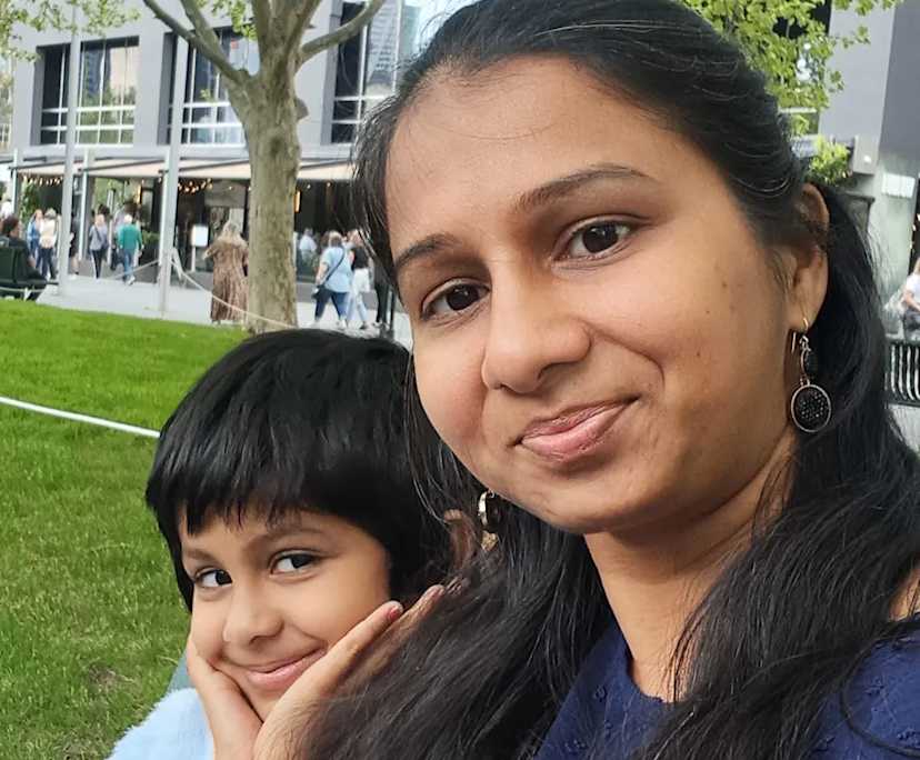 SRAVYA (33), $350, Non-smoker, Have children, and No pets