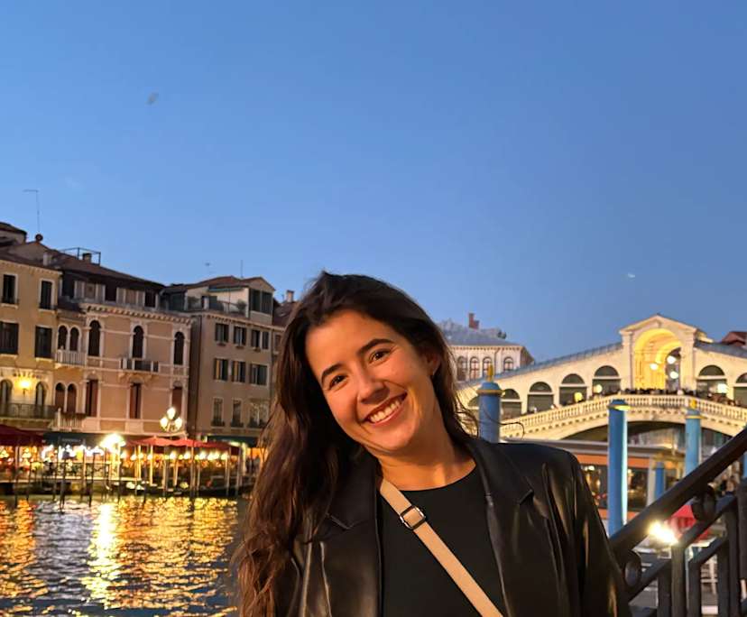 María Aldana (25), $450, 