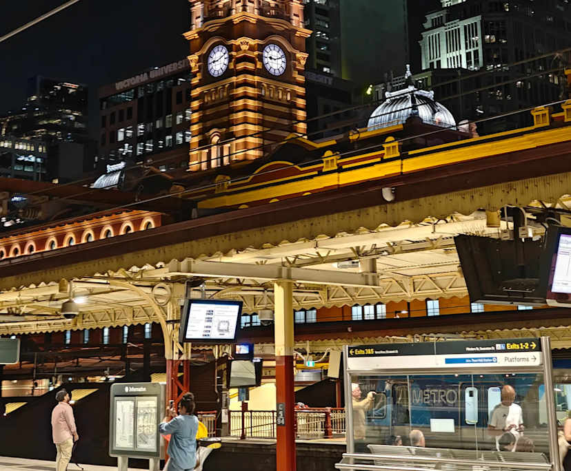 Tommi (30), $450, LGBTQIA+, Non-smoker, No pets, and No children