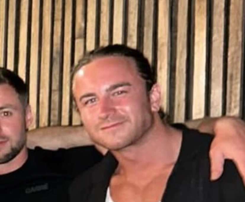 Lachie (28), $450, Non-smoker, No pets, and No children