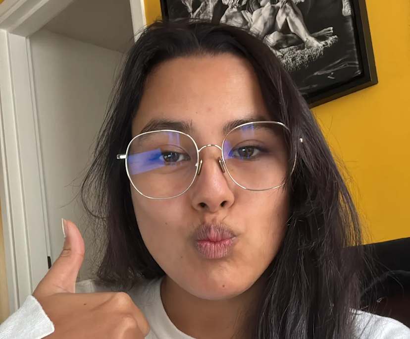 Alexandra (28), $500, No pets, Non-smoker, and No children