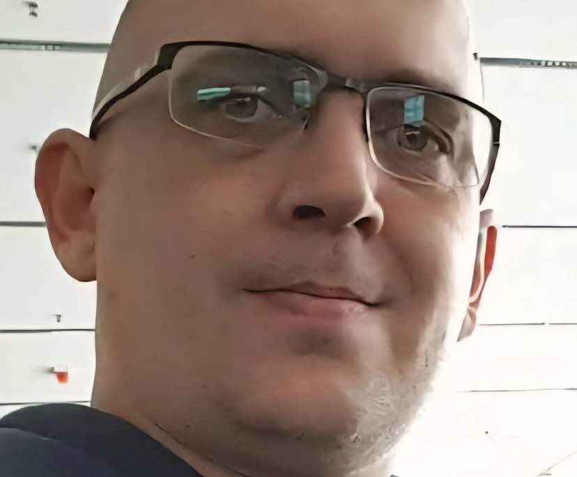 Matthew (44), $210, Smoker, No pets, and No children