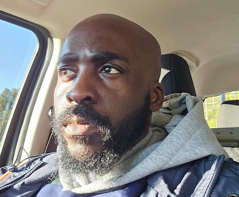 Oyin (30), $300, Non-smoker, No pets, and No children