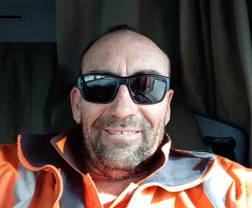 Mark (50), $350, Non-smoker, No pets, and No children