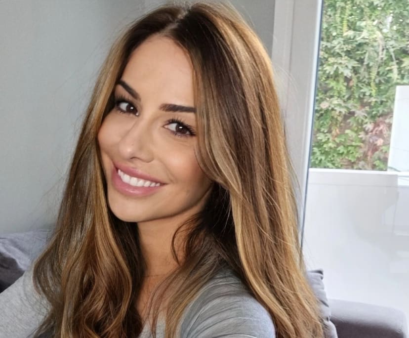 elena (34), $550, Non-smoker, No pets, and No children