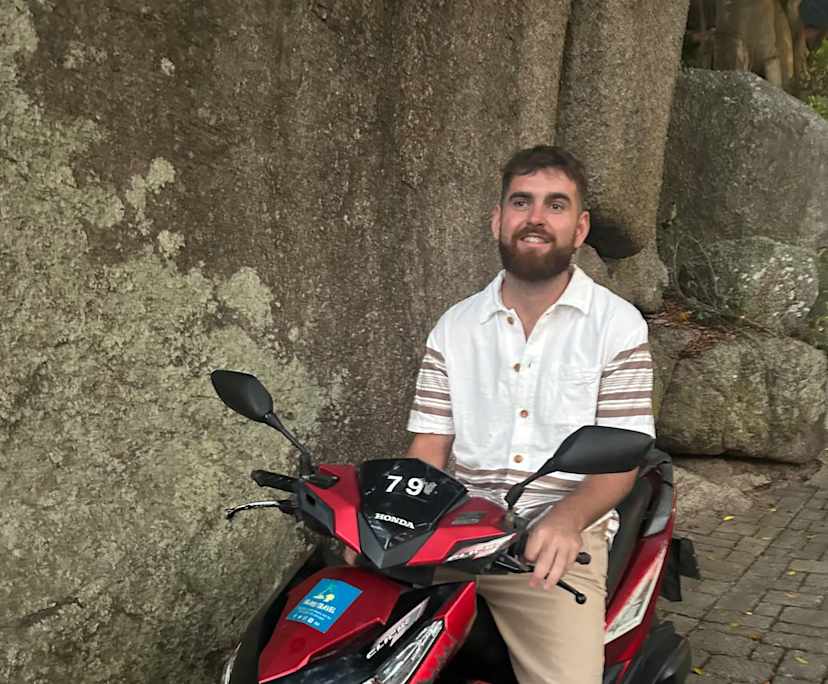 Russell (28), $350, Non-smoker, No pets, and No children