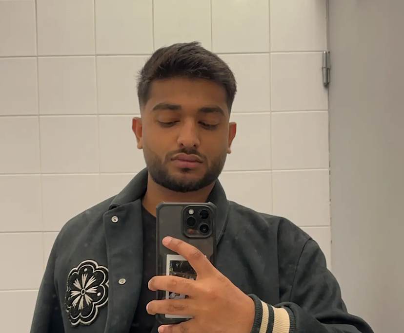 Bhuvan (21), $400, Non-smoker, No pets, and No children