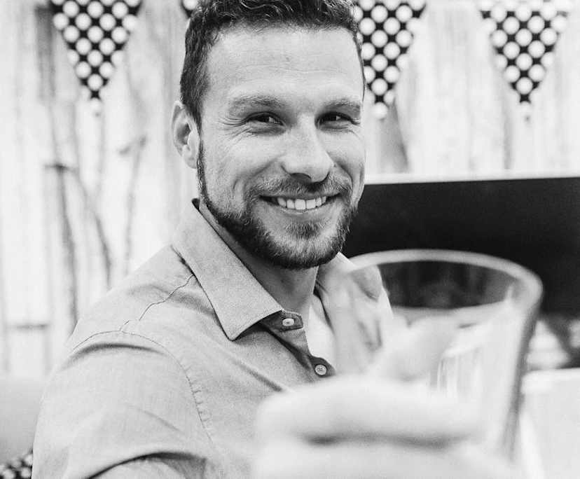 Pavel (34), $234, Non-smoker, No pets, and No children