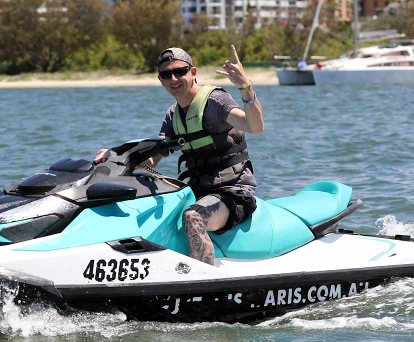 James (32), $400, Smoker, No pets, and No children