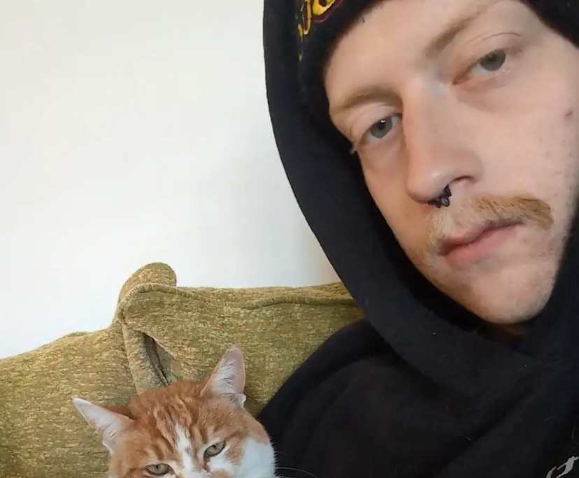 Jay (23), $200, Have pets, Non-smoker, and No children