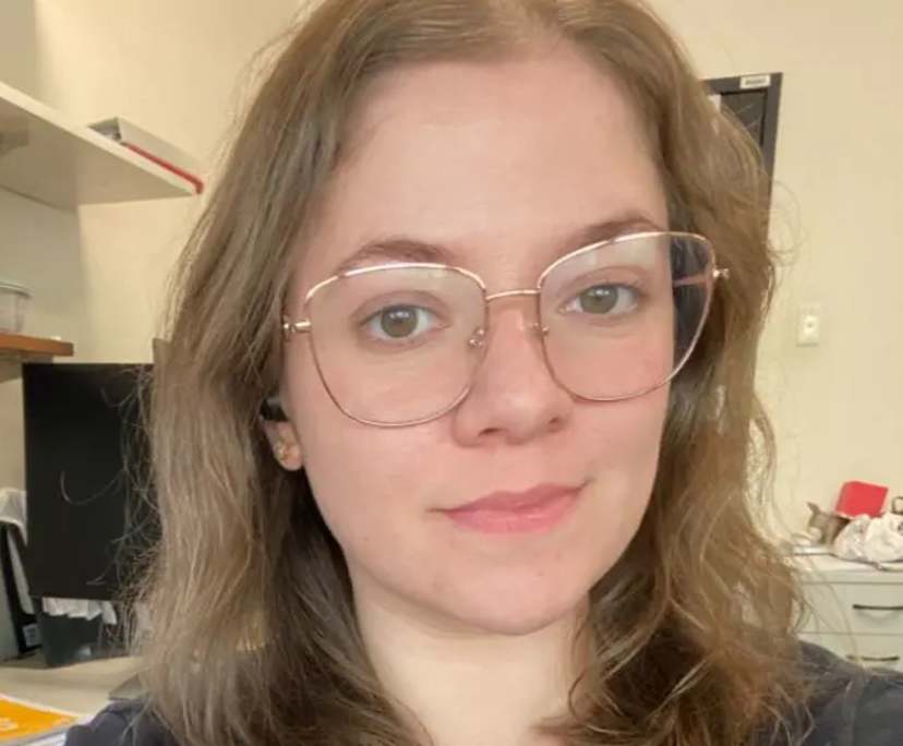 Pamela (30), $300, Non-smoker, No pets, and No children