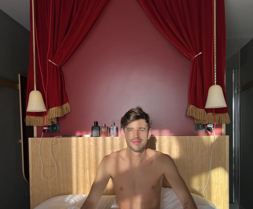 Martin (28), $410, LGBTQIA+, Non-smoker, No pets, and No children