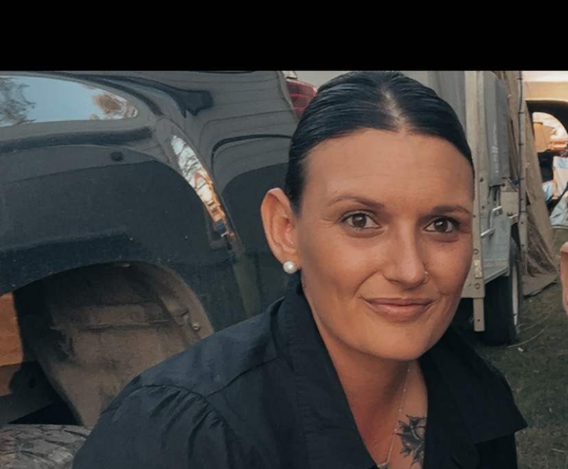 Jessica (36), $300, Have pets, Smoker, and No children