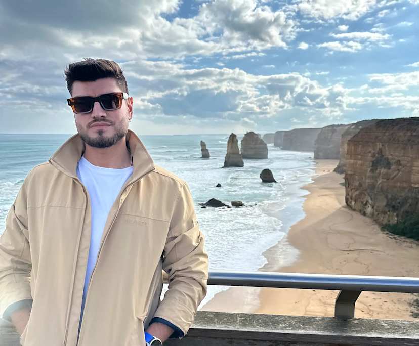 Alfredo (31), $300, No pets, No children, and Non-smoker