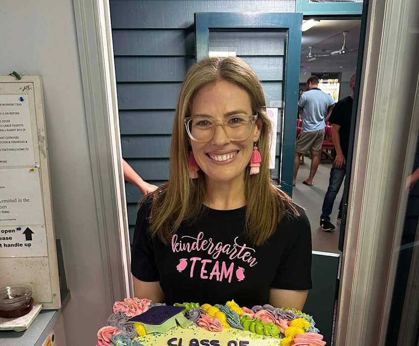 Kim (34), $500, Non-smoker, Have pets, and No children