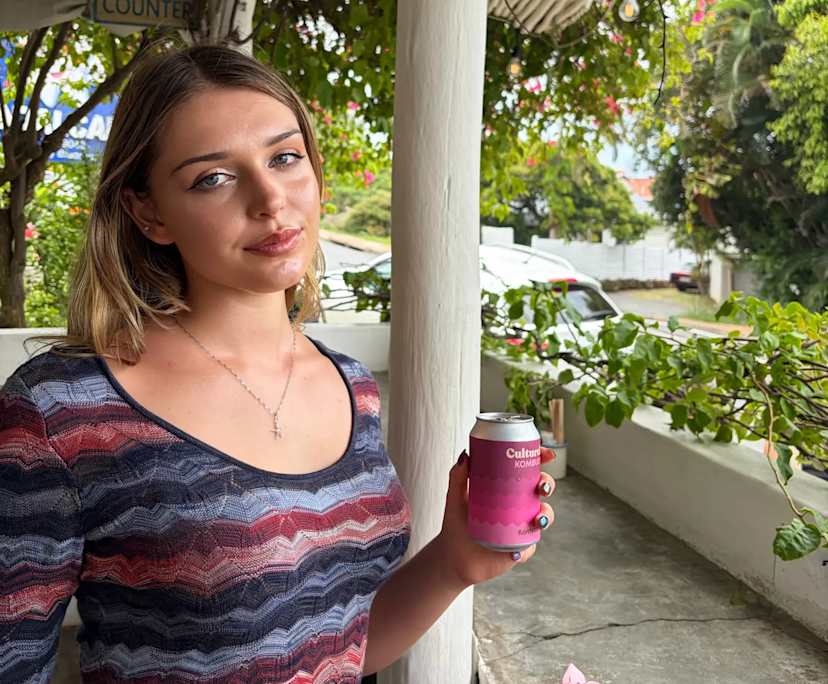 Lize (21), $350, Non-smoker, No pets, and No children