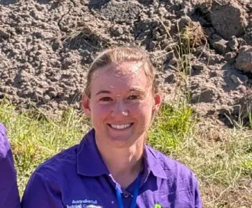 Laura (27), $300, No pets, Non-smoker, and No children