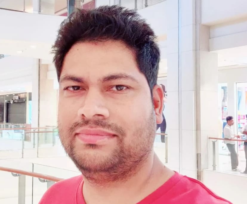 Dev (35), $350, Non-smoker, No pets, and No children