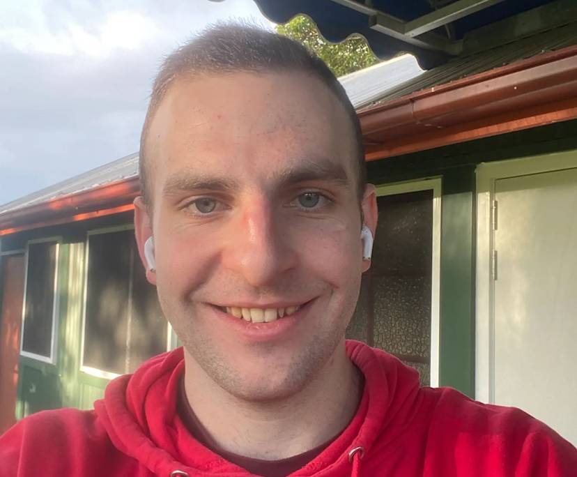 Benjamin (26), $300, Smoker, No pets, and No children