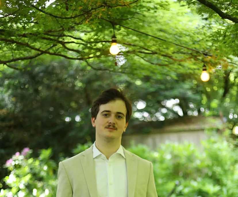 Riley (25), $250, Non-smoker, No pets, and No children