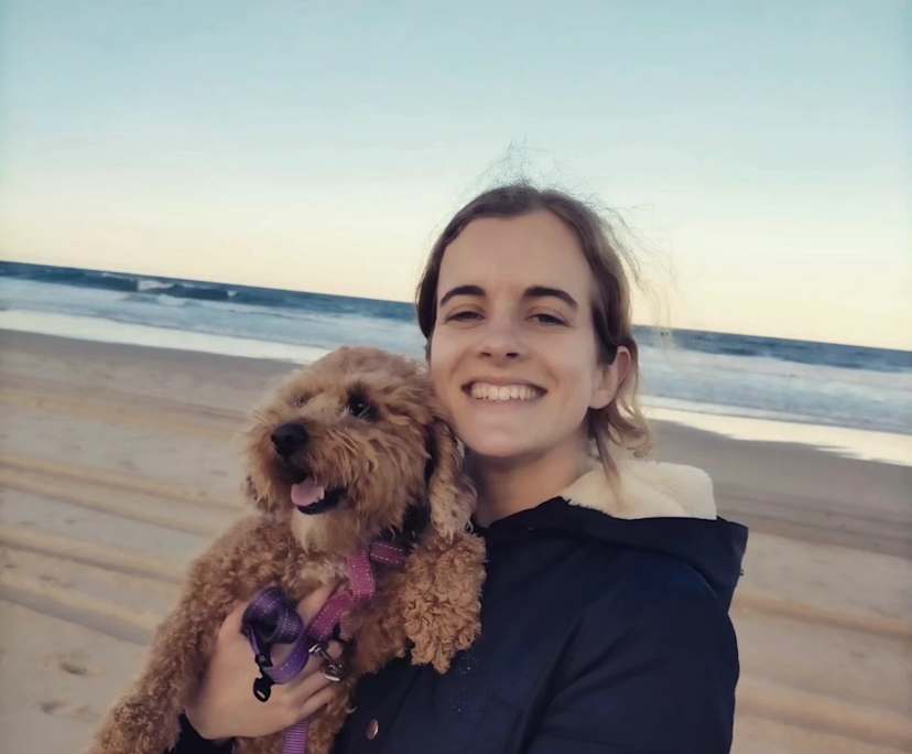 Becky (31), $320, LGBTQIA+, Non-smoker, Have pets, and No children