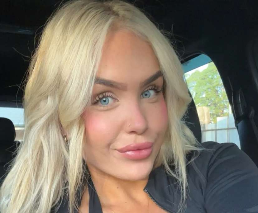 Emily (21), $350, No pets, Non-smoker, and No children