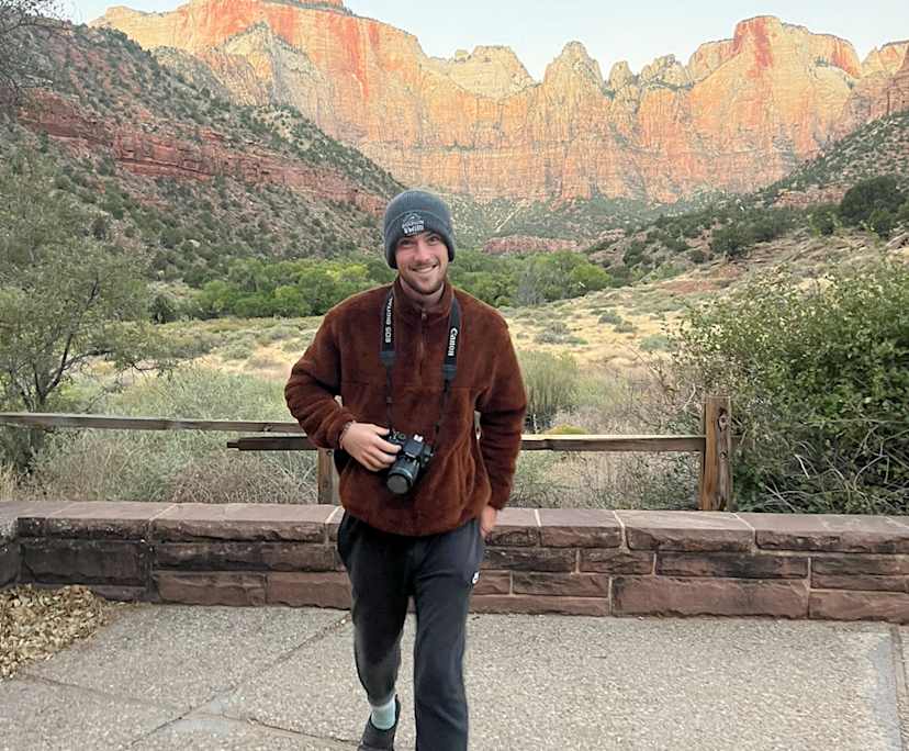 Tom (24), $300, No pets, Non-smoker, and No children