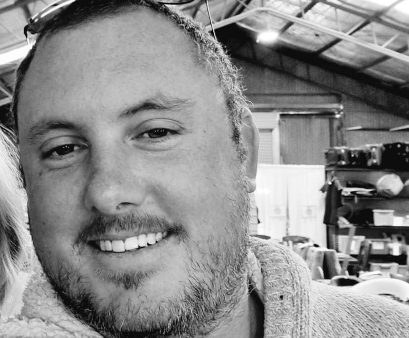 Dean (32), $250, No pets, Non-smoker, and No children