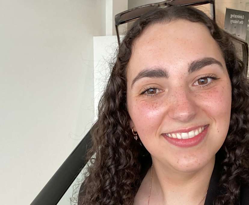 Lucy (24), $400, Non-smoker, No pets, and No children