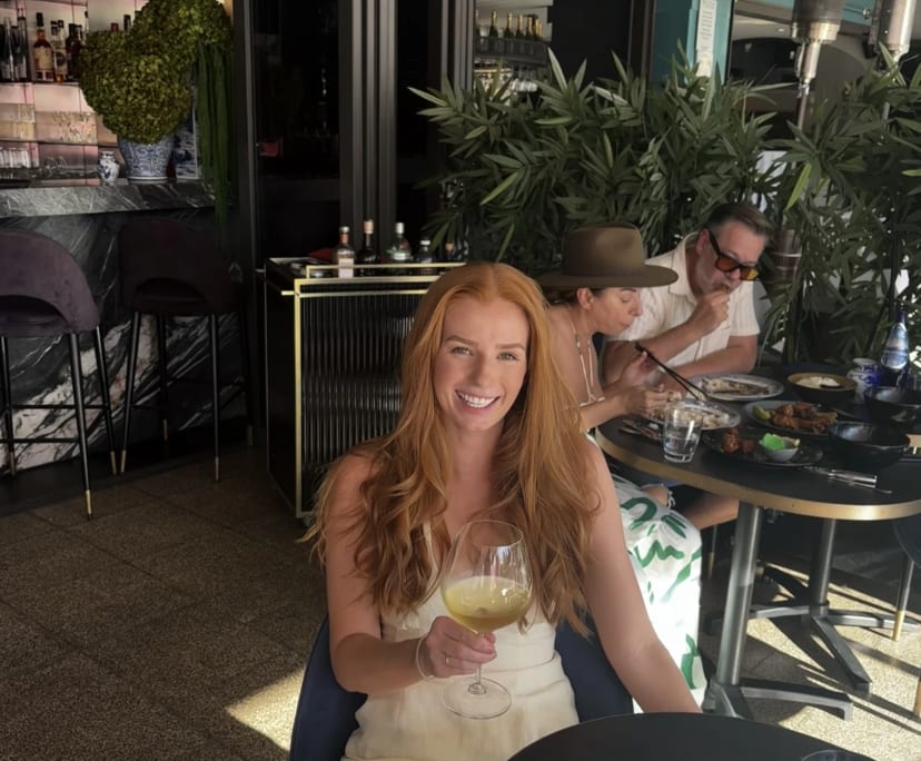 Kate (26), $550, Non-smoker, Have pets, and No children