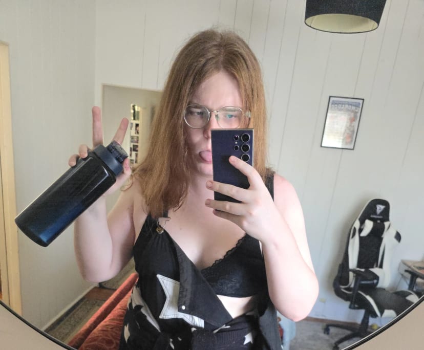 Lilith (24), $350, LGBTQIA+, Non-smoker, No pets, and No children