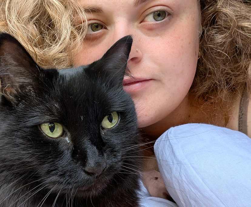 Grace (28), $350, Have pets, Non-smoker, and No children