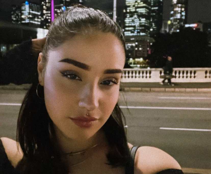 Gloria (20) and Elios (25), $600, 