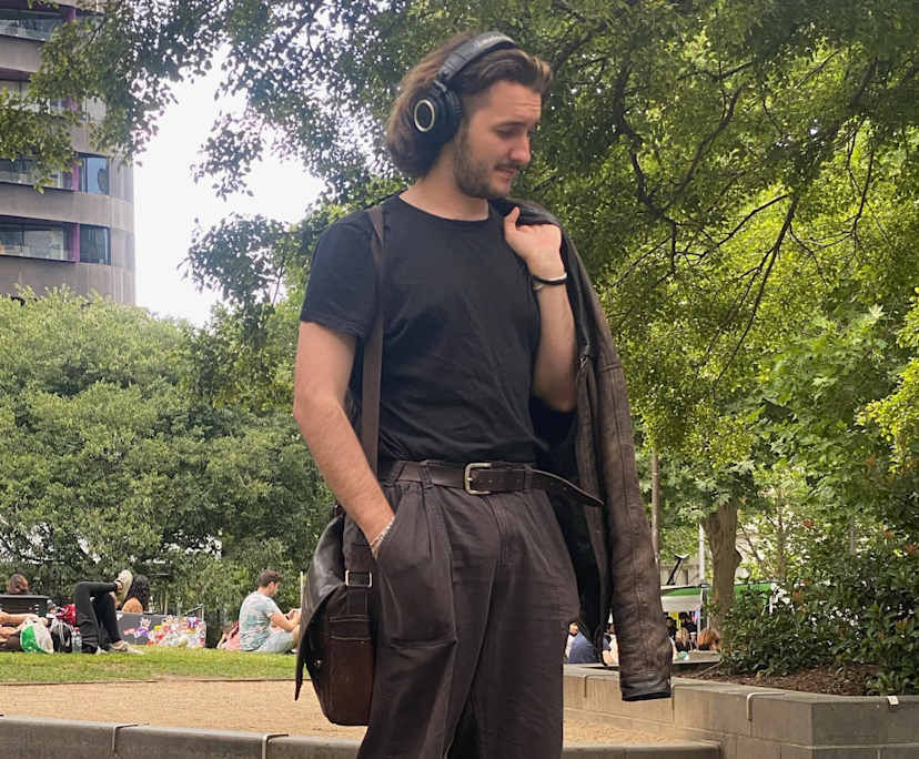 elijah (21), $280, LGBTQIA+, Non-smoker, No pets, and No children